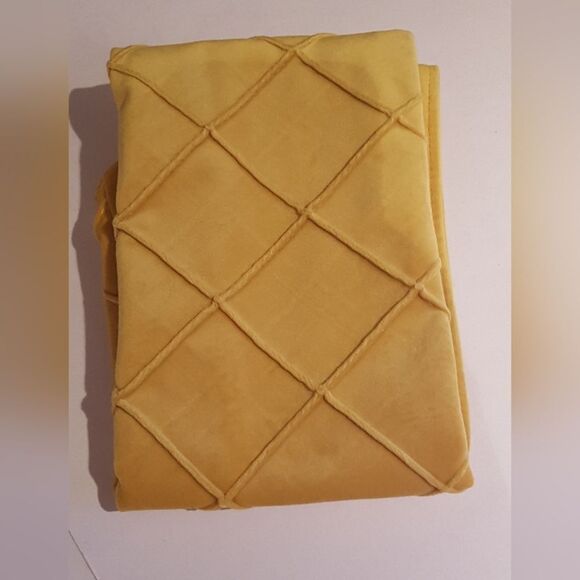LUTANKY *BNIB* Yellow Velvet Pillow Case ** Stunning! - Picture 2 of 8